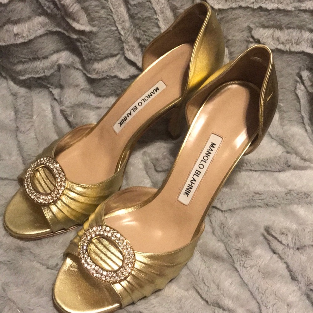 manolo blanhnik (pre owned)